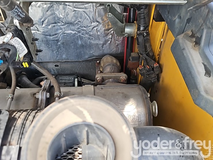 2023-deere-325g-image-23