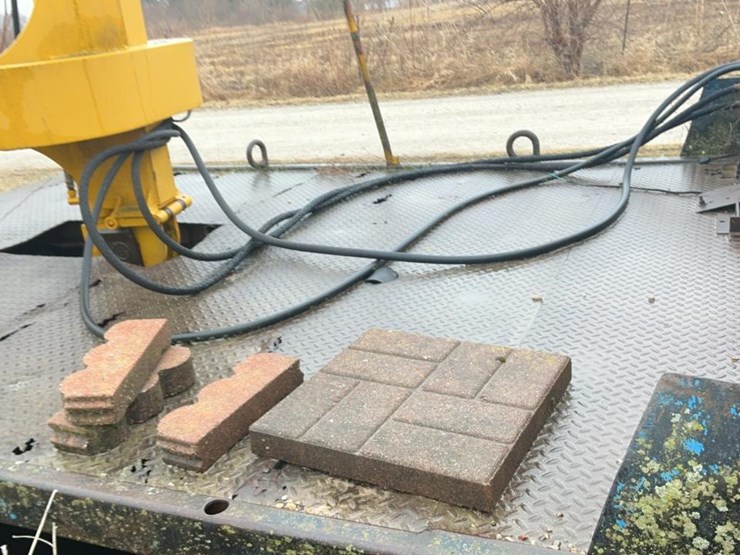 #301-•-1980-ford-k604-flatbed-truck-image-35