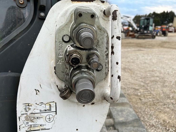 2020-bobcat-t770-image-11