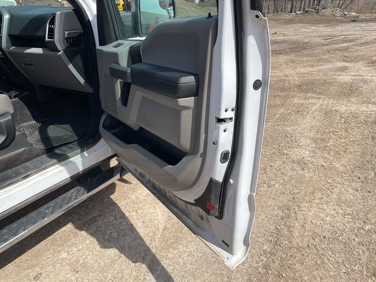 #5673-•-2015-f150-xlt-4x4-extended-cab-(has-wi-title)-image-76