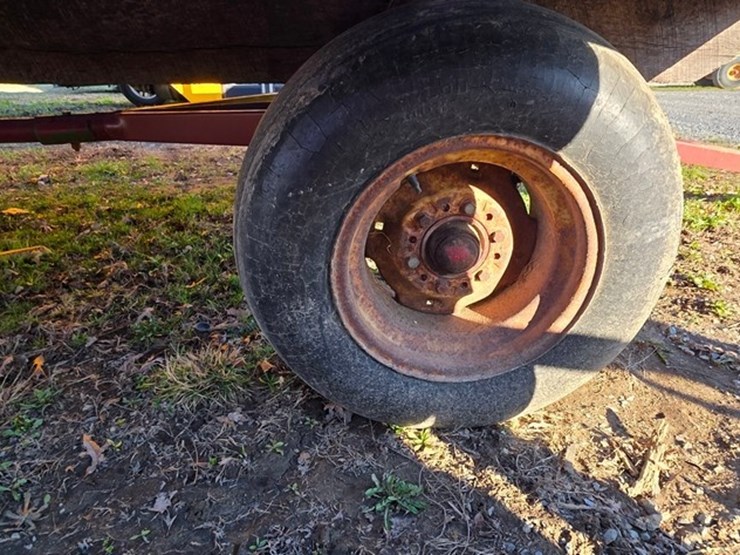 8x22-metal-rack-hay-wagon-image-8