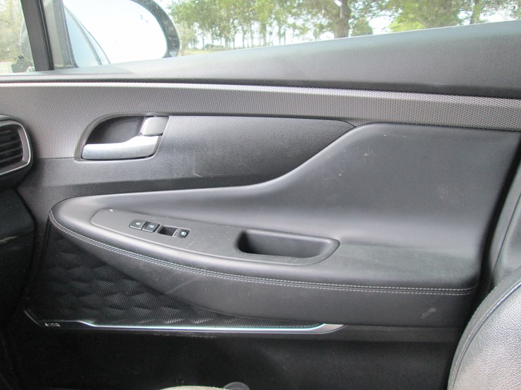 2019-hyundai-santa-fe-image-25