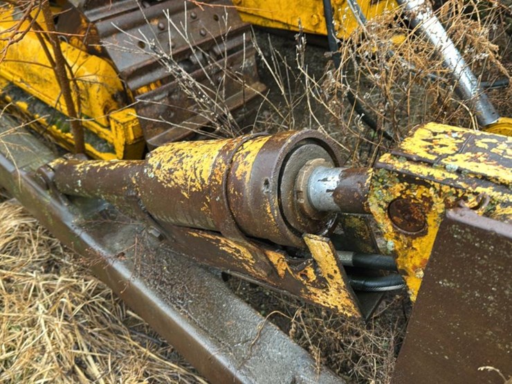 international-125c-image-21