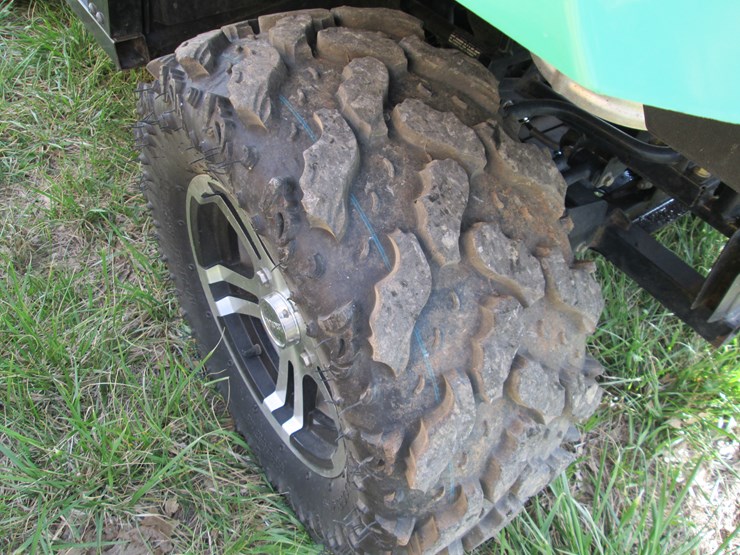 2011-caterpillar-550-image-5