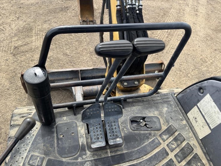 2010-caterpillar-303-image-30