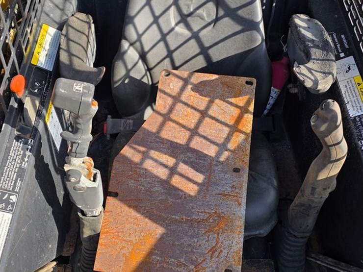 john-deere-270-image-34