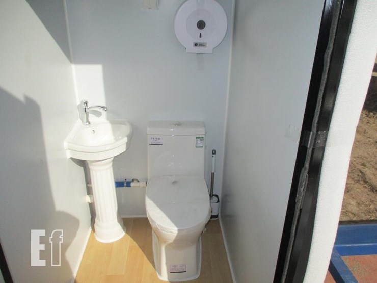 47"-x-86"-x-85"-double-stall-bathroom-image-5