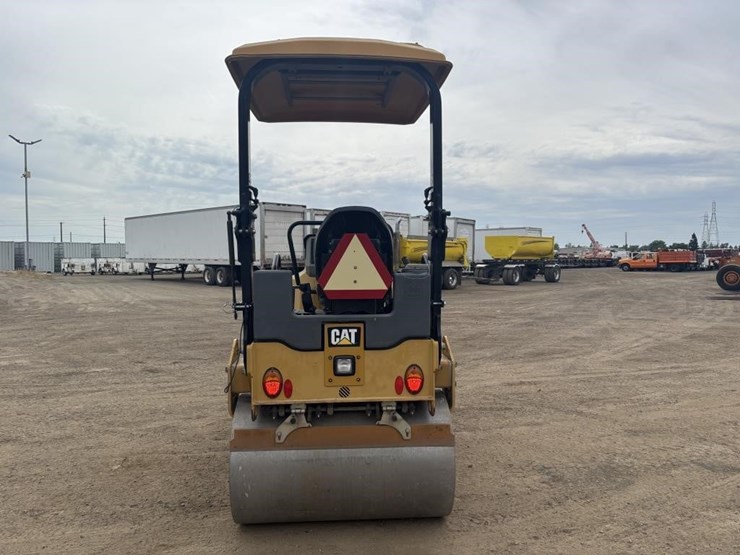 2002-caterpillar-cb24b-image-8