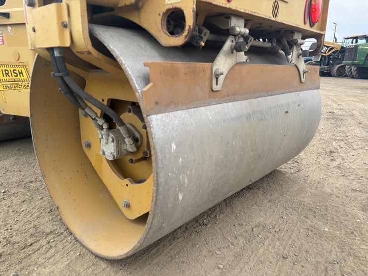 2002-caterpillar-cb24b-image-15