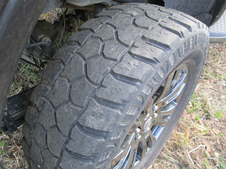 2016-nissan-titan-image-12