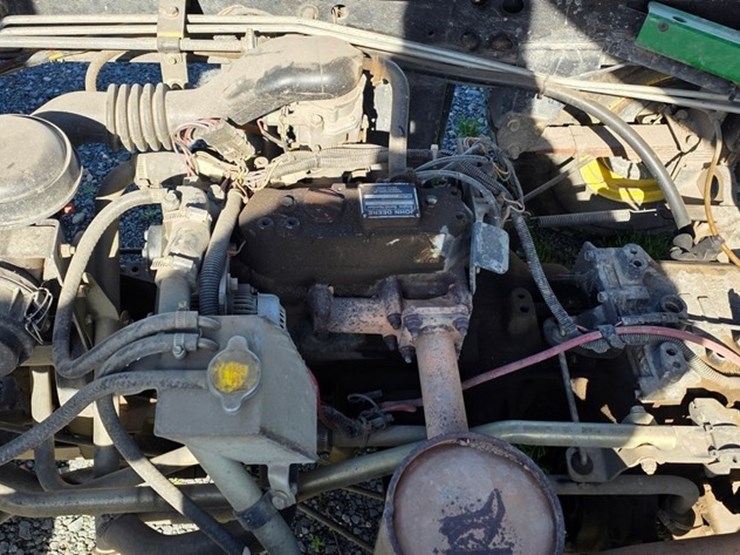 2020-john-deere-gator-image-20