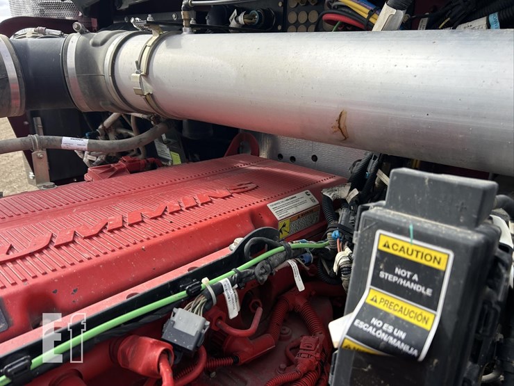 2025-kenworth-w900-image-24