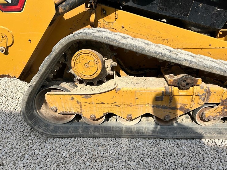 2020-caterpillar-259d3-image-13