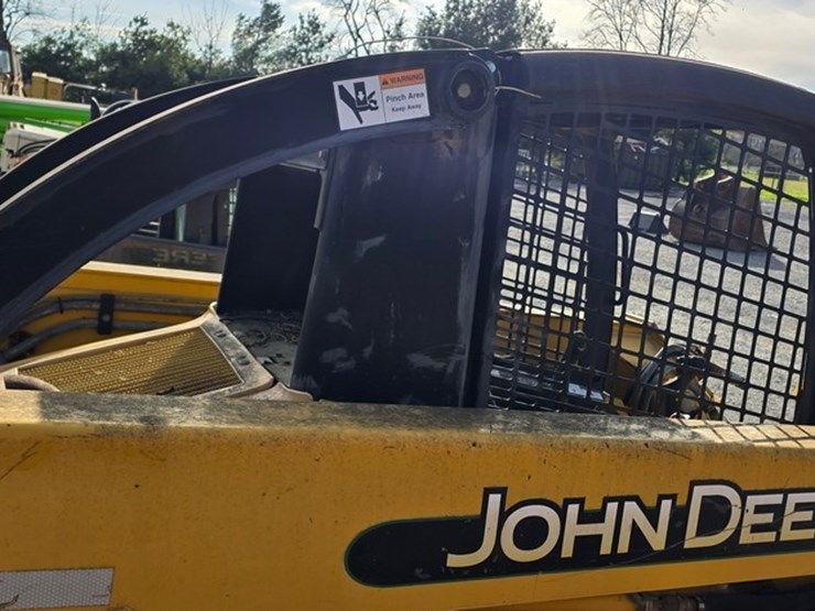 john-deere-270-image-13