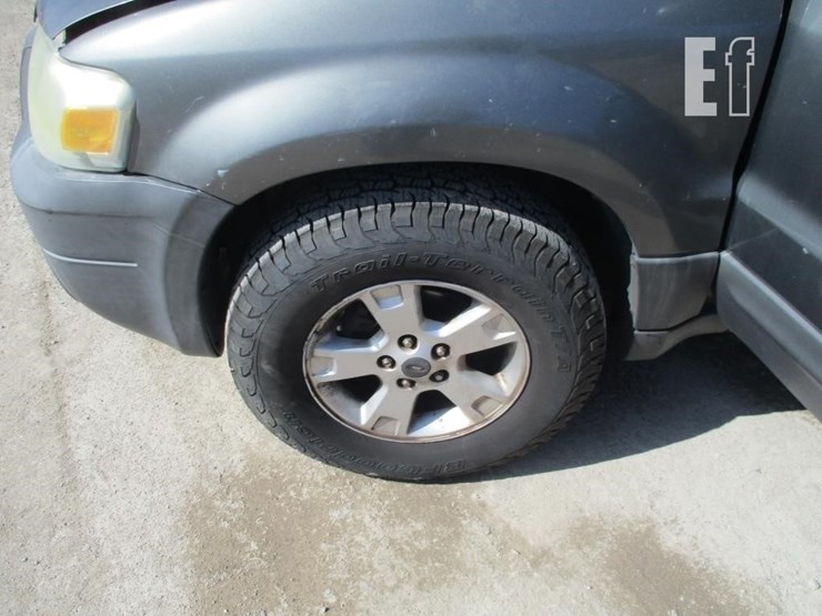 2005-ford-escape-xlt-image-16