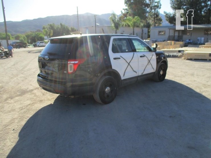 2015-ford-explorer-image-3