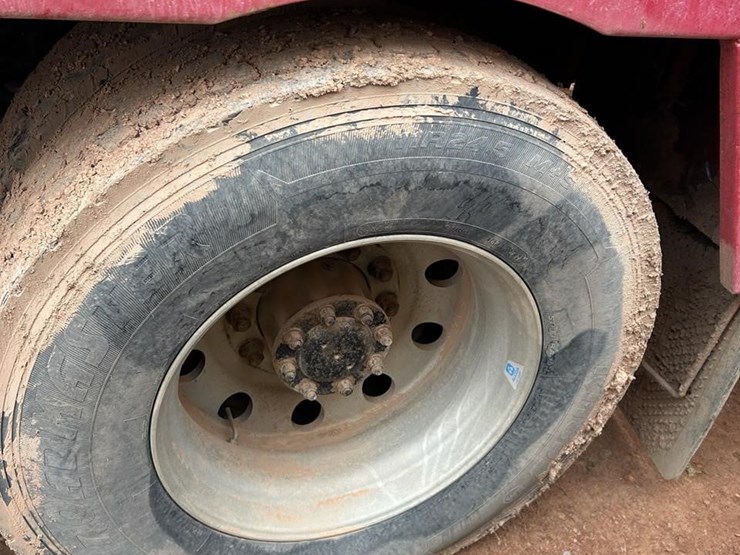 2004-peterbilt-357-image-15