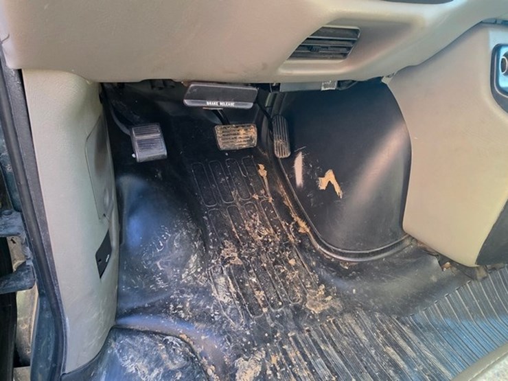 2000-chevrolet-3500-image-34