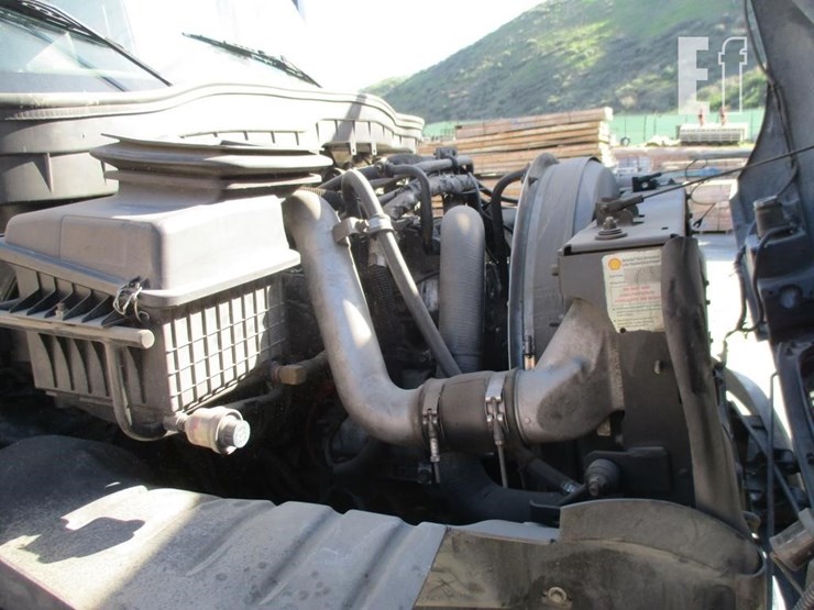 2013-international-durastar-4300-image-5