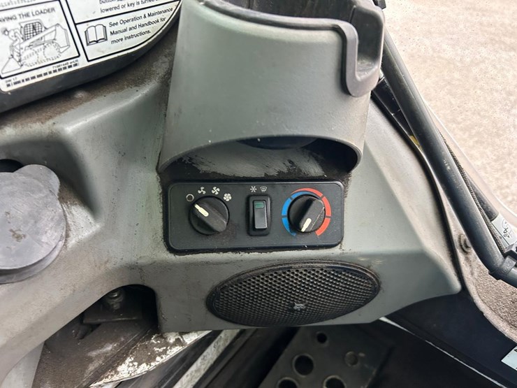 2020-bobcat-t770-image-26