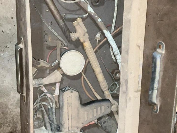 #228-•-tool-chest-and-contents-image-61