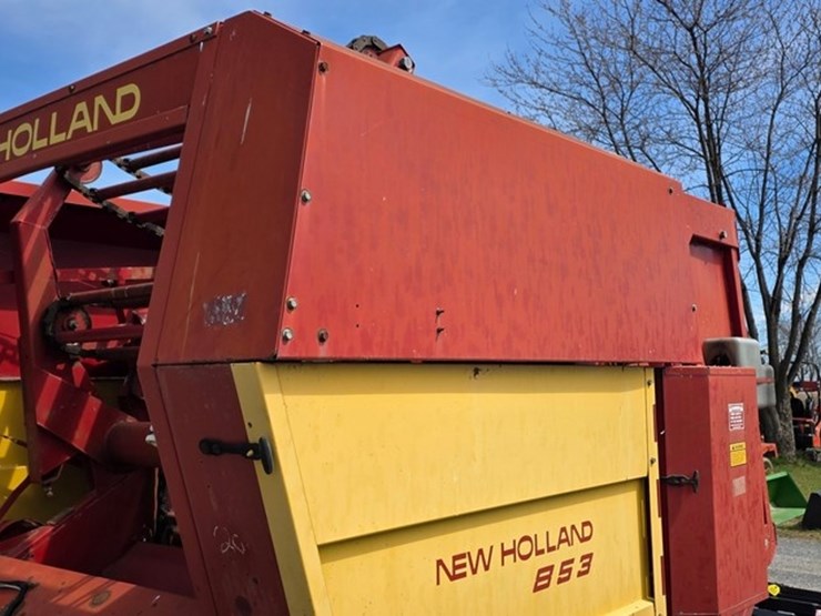 new-holland-853-image-16