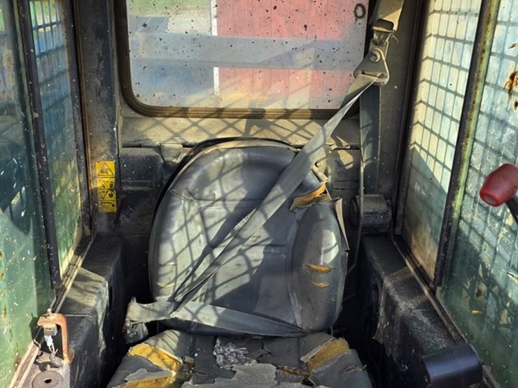 new-holland-ls180-image-36