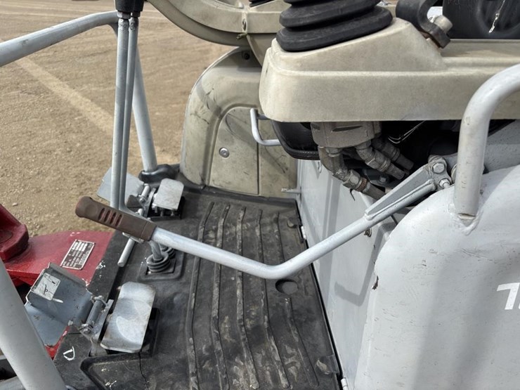 takeuchi-tb216-image-31