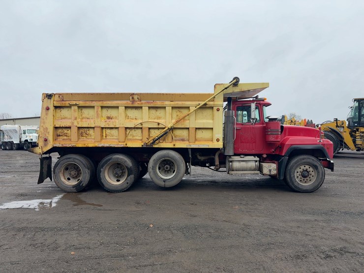 2000-mack-rd688s-image-6