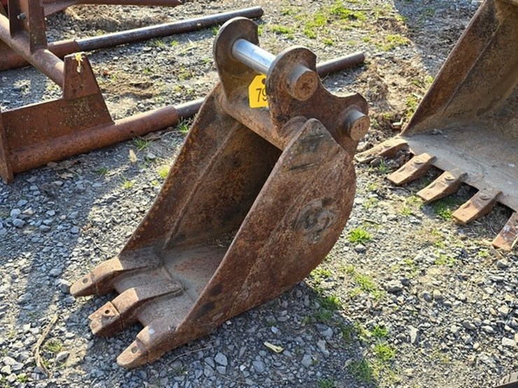 12"-excavator-bucket-image-1