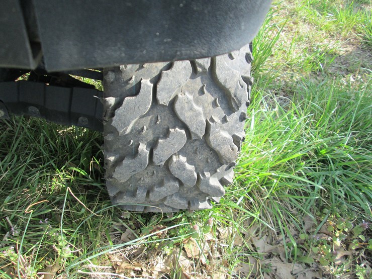 2011-caterpillar-550-image-10