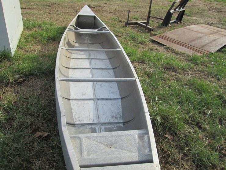 #44043-•-18'-canoe-image-5