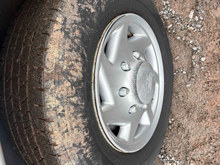 2011-ford-e350-image-5