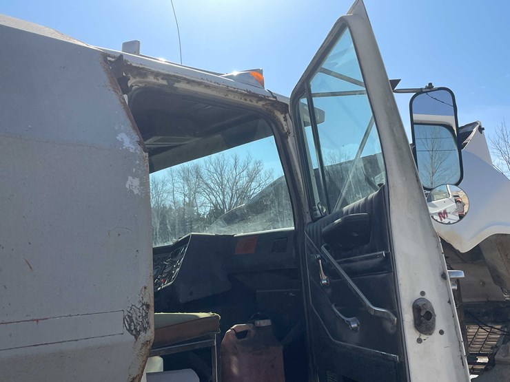 1987-ford-ltl9000-image-79