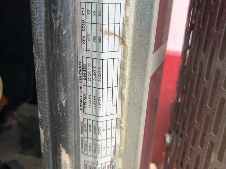 2004-peterbilt-357-image-41