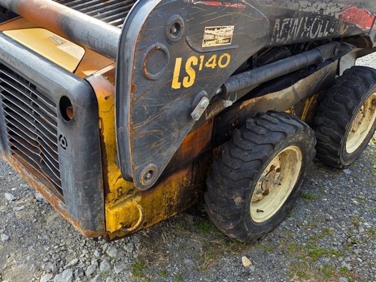 new-holland-ls140-image-14