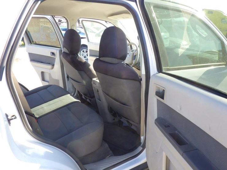2009-ford-escape-image-8