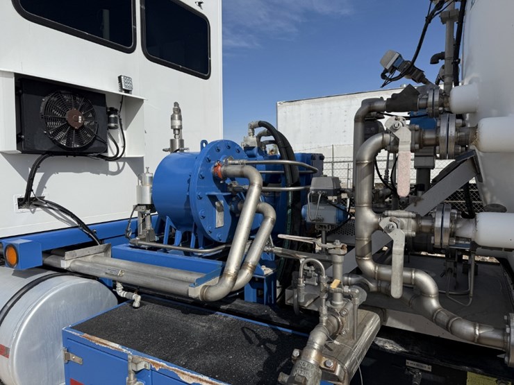 2018-cs&p-270k-scfh-10k-wp-nitrogen-pumper-mtd-on-2018-loadcraft-t/a-trailer-image-14