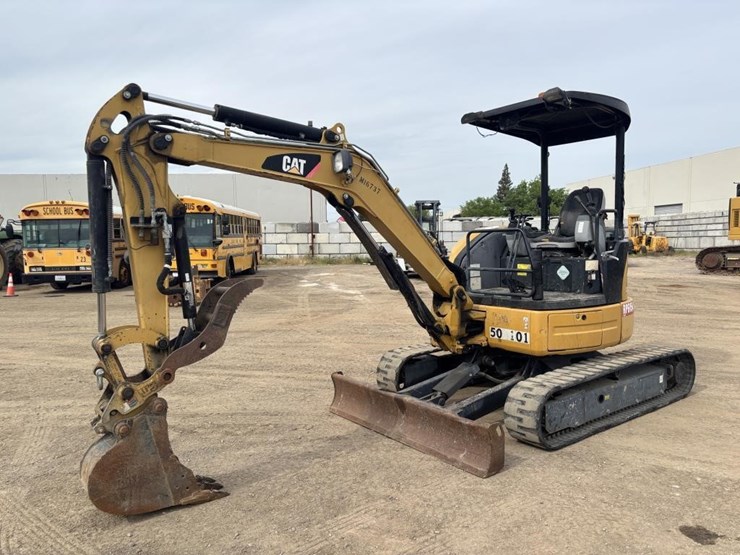 2010-caterpillar-303-image-1