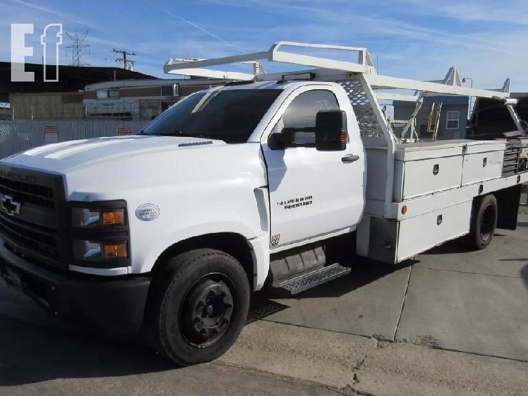 2019-chevrolet-silverado-5500hd-image-1