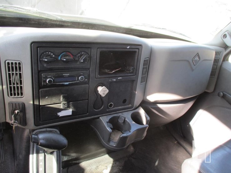 2013-international-durastar-4300-image-9