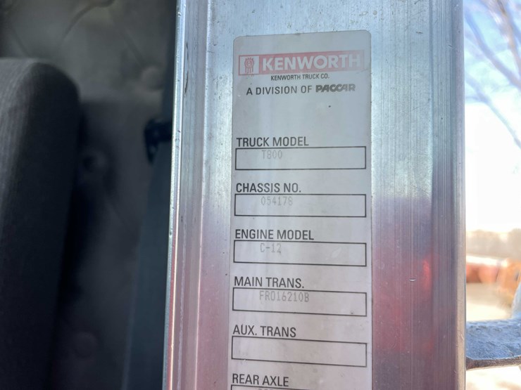 2004-kenworth-t800-image-66