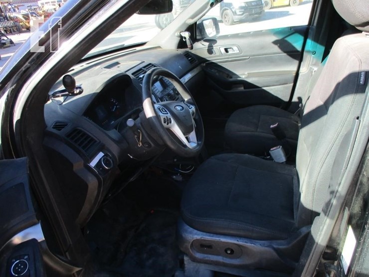 2015-ford-explorer-image-7