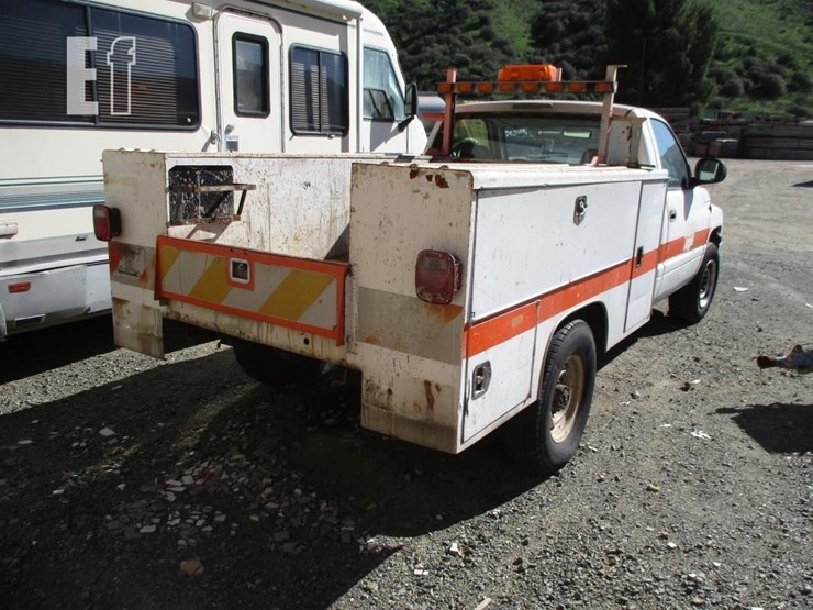 2002-dodge-2500-image-3