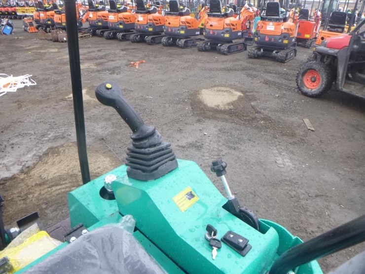 2025-agt-h15r-hydraulic-excavator-image-22