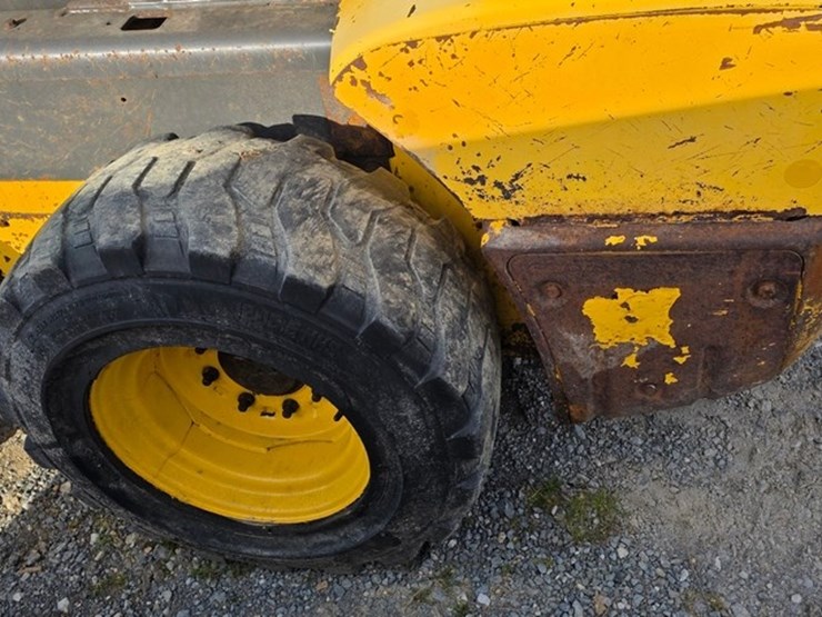 new-holland-l220-image-20