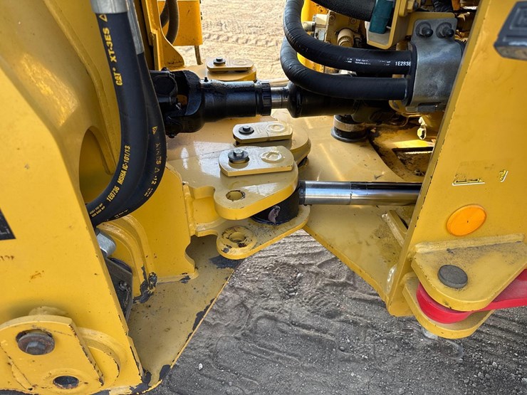 2020-caterpillar-938m-image-12