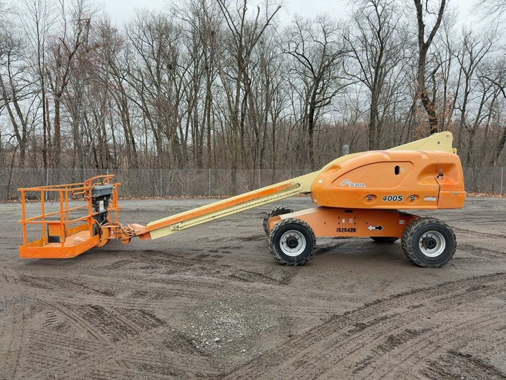 2014-jlg-400s-image-2