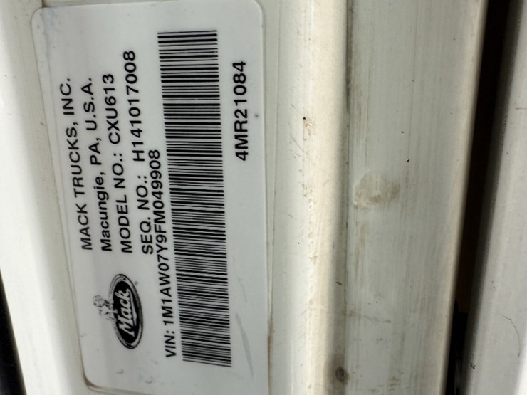 2015-mack-pinnacle-cxu613-image-11