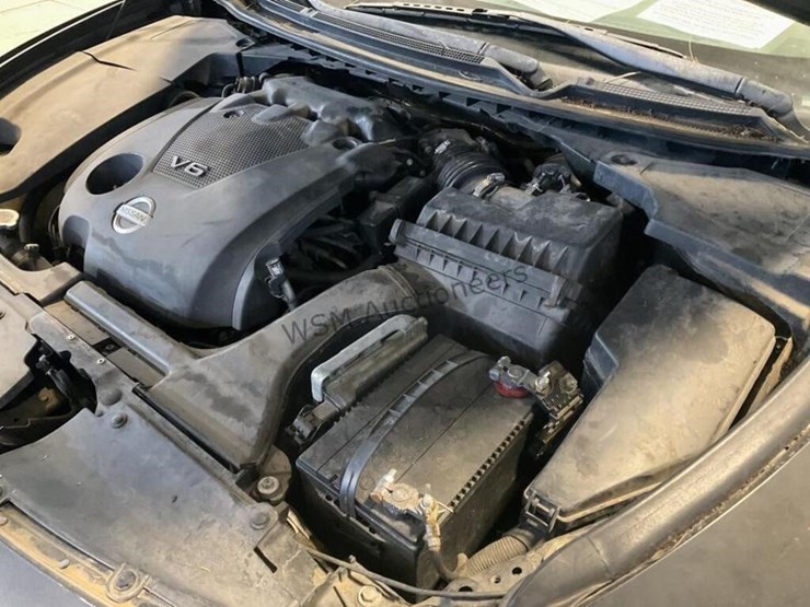 2011-nissan-maxima-sdn-image-13